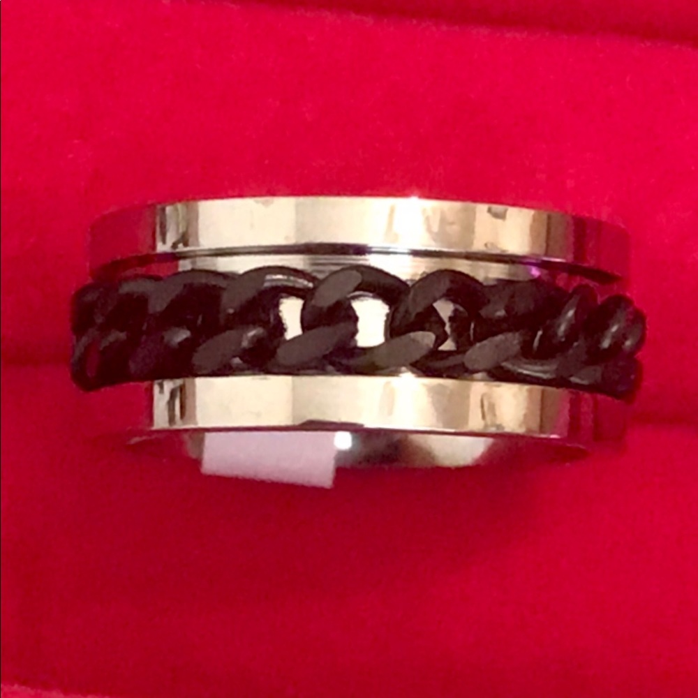 NWOT SPINNER POLISHED STAINLESS RING - Picture 2 of 5